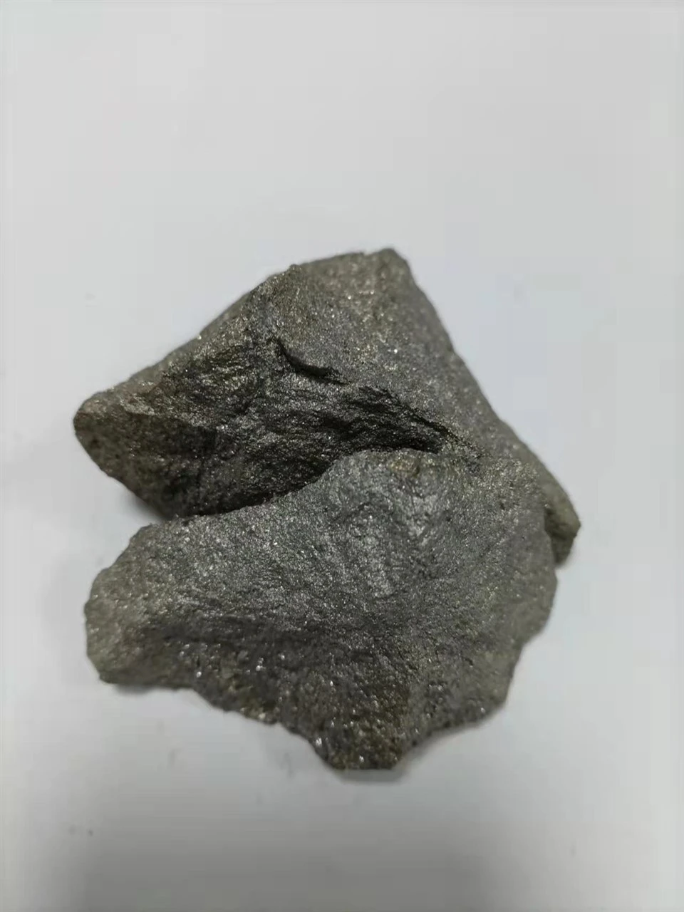 La fabbrica vende ferromanganese ad alto tenore di carbonio